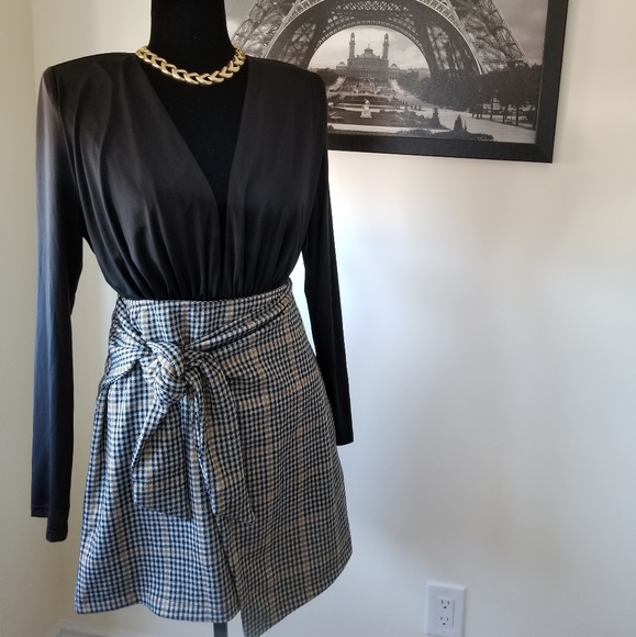 Deep V bodysuit - Picture 2 of 4